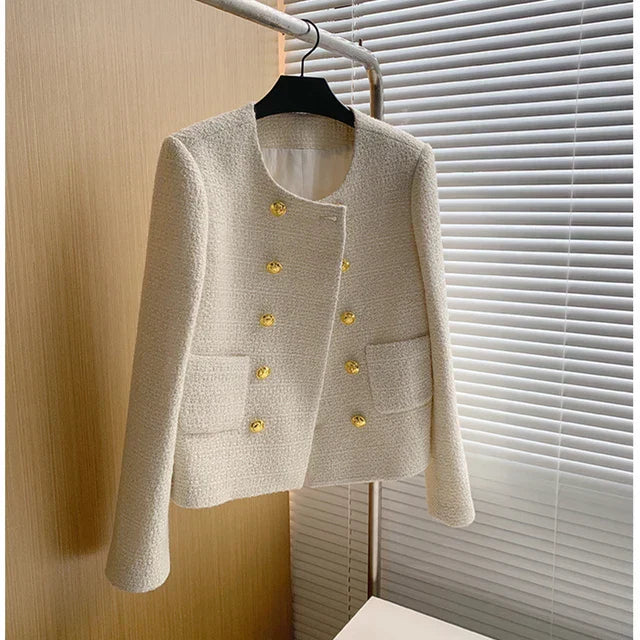 EB | Modische und Minimalistische Winterjacke