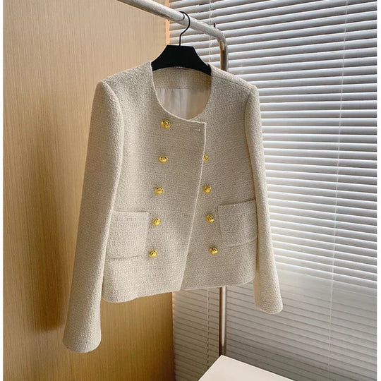 EB | Modische und Minimalistische Winterjacke