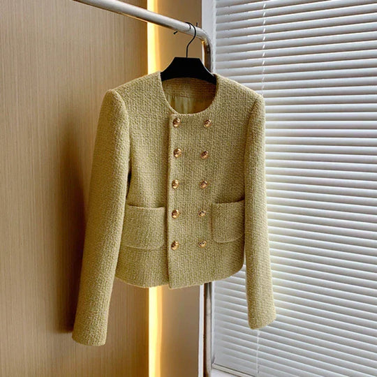 EB | Modische und Minimalistische Winterjacke