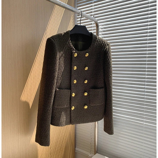 EB | Modische und Minimalistische Winterjacke