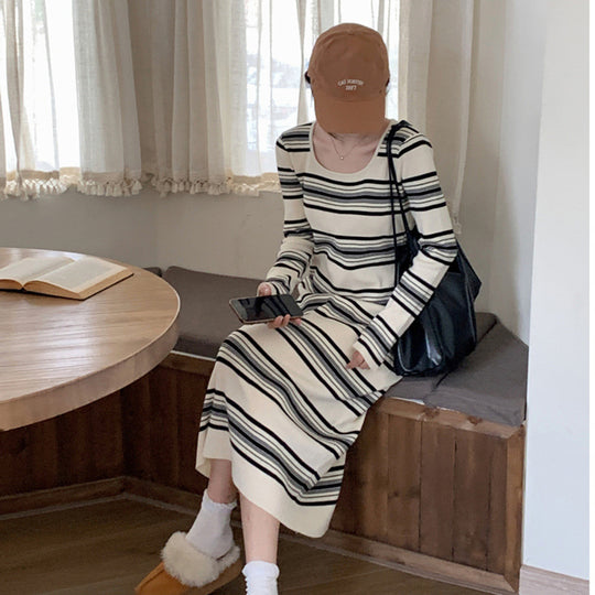 Damen Langärmliges gestreiftes Kleid mit figurbetontem Schnitt und Rundhalsausschnitt EB