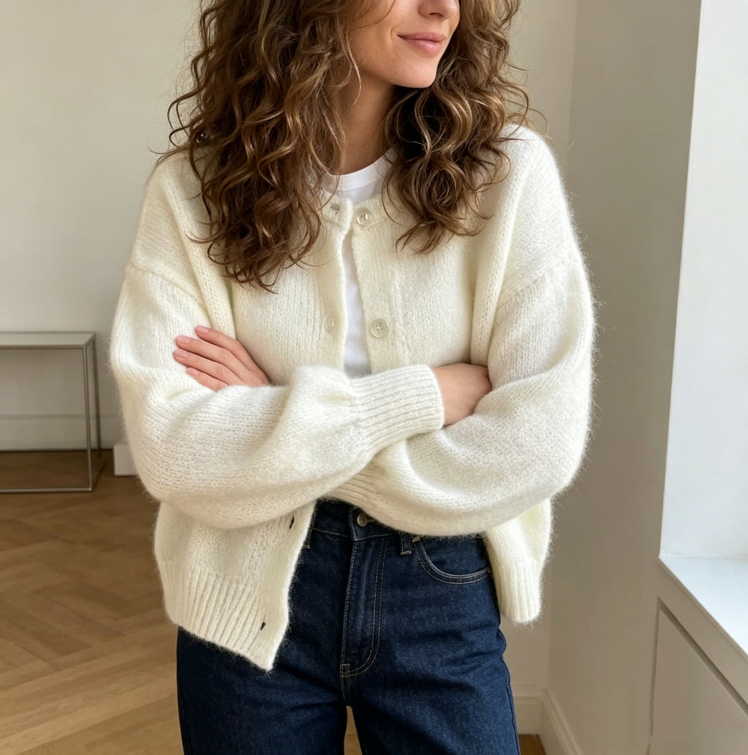 Damen Kuschelige Mohair-Optik Strickjacke mit Rundhals und Ballonärmeln EB