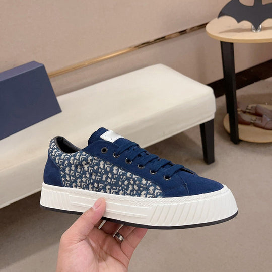 Damen modische Sneakers aus hochwertigem Wildleder mit eleganter Druckstruktur EB
