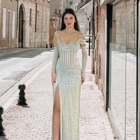 Damen Elegantes Abendkleid mit schimmerndem Schmuckdetail und drapiertem Rock EB