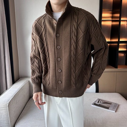 Herren modischer Strickjacke mit Zopfmuster und modernem Kragen EB