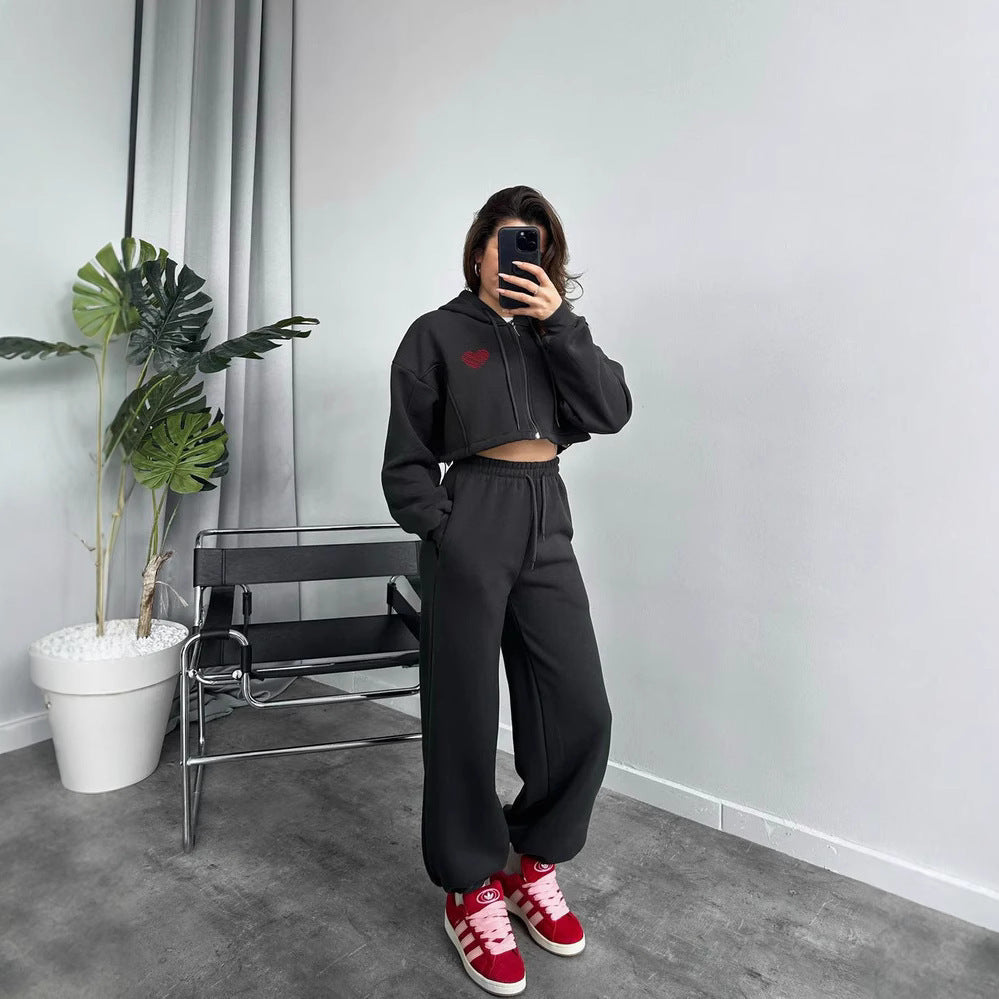 Damen Gekürztes Kapuzen‑Zip‑Set mit Herz‑Stickerei und weiter High‑Waist Jogginghose EB