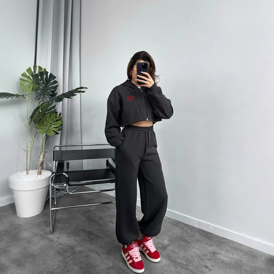 Damen Gekürztes Kapuzen‑Zip‑Set mit Herz‑Stickerei und weiter High‑Waist Jogginghose EB