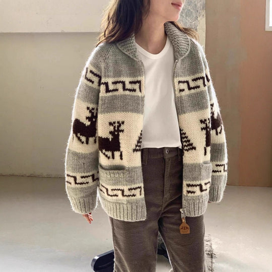 Damen Strickjacke mit auffälligem Rentier-Muster und hochwertiger Verarbeitung EB