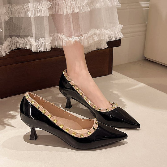 Damen elegante spitze Pumps mit funkelnden Pyramidendetails EB