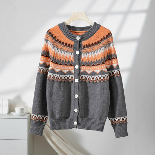 Damen Strickjacke mit aufwendigen geometrischen Mustern und nachhaltigem Material EB