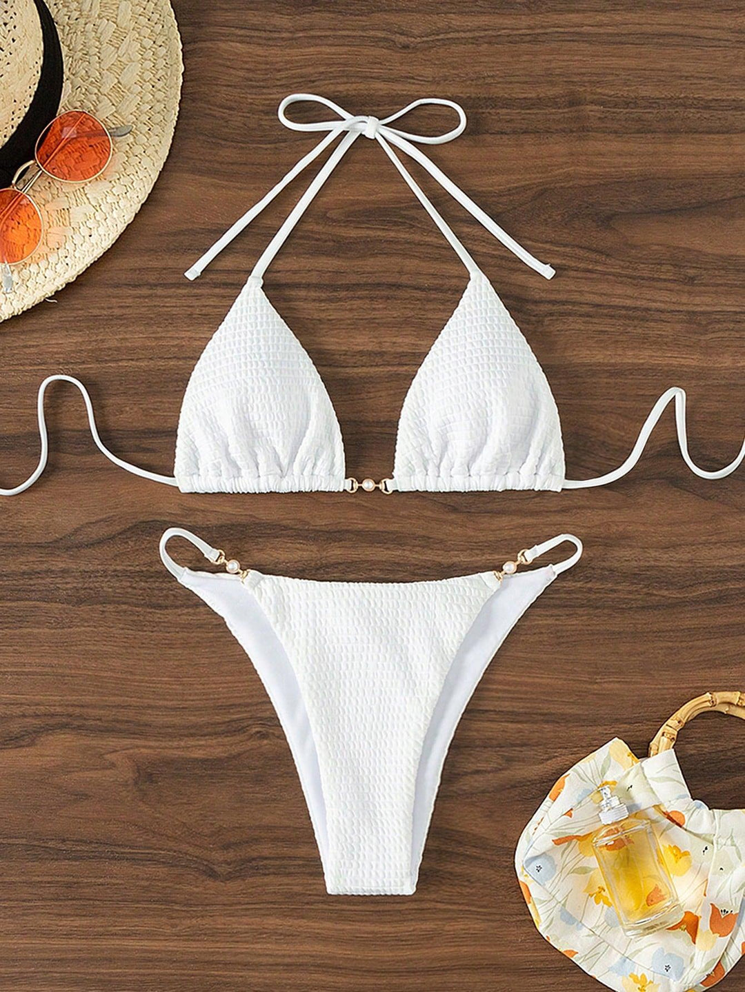 Damen Triangel-Bikini mit modischen Schnürdetails und eleganten Akzenten EB