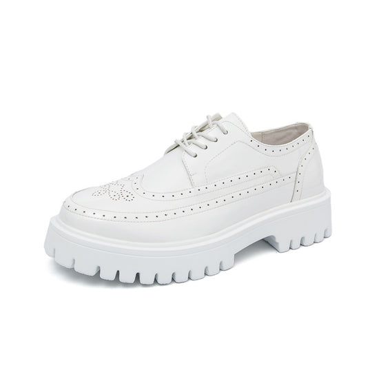 Damen Plateau-Brogue Derby mit markanter Profilsohle und Lacklederoptik EB
