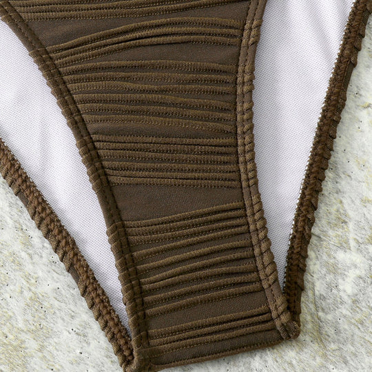 Damen Balkon-Bikini mit raffiniertem Rüschendesign und eleganten Trägern EB