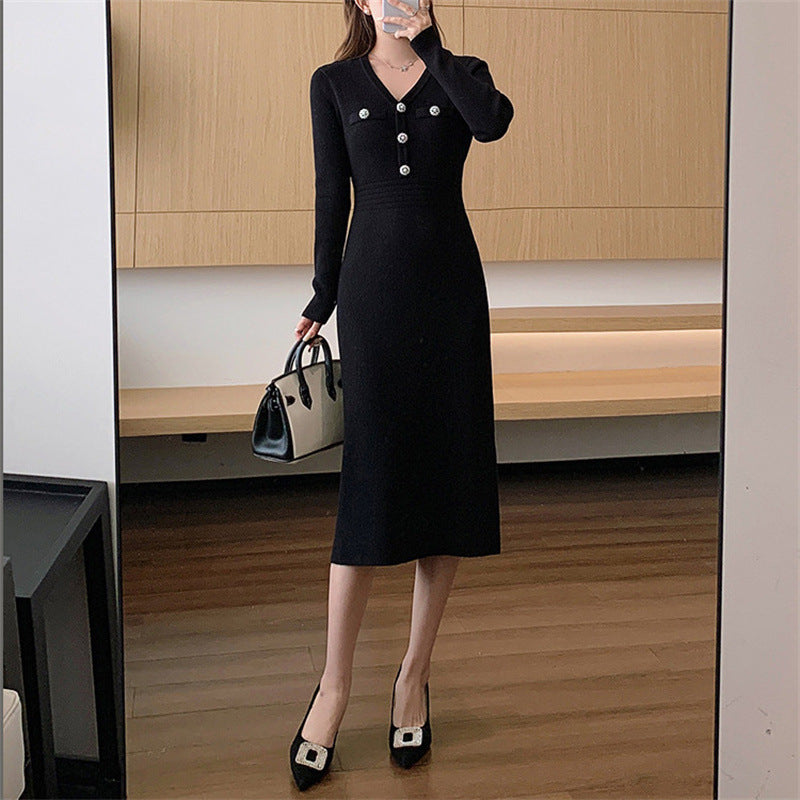 Damen Elegantes Maxikleid mit V-Ausschnitt und Knopfdetails EB