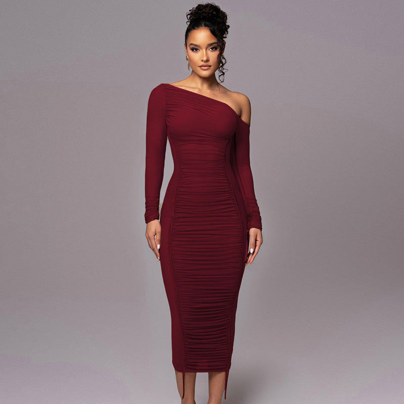 Damen figurbetontes Kleid mit asymmetrischem Ausschnitt und raffinierten Raffungselementen EB