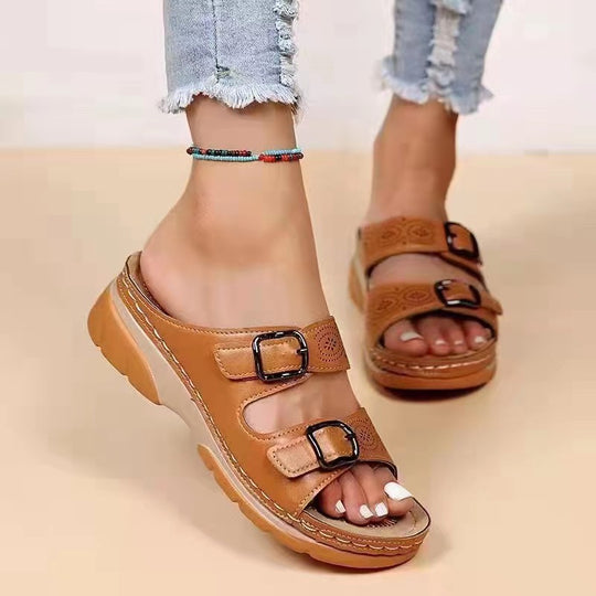 Damen Wedge-Pantoletten mit verstellbaren Riemen und luftiger Oberfläche EB