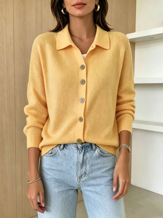 Damen Feinstrick-Cardigan mit Hemdkragen, entspannter Silhouette und Holzknöpfen EB