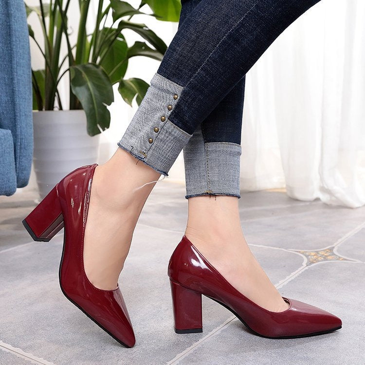 Damen Elegante High Heels mit blockiertem Absatz und modernem Acrylfinish EB