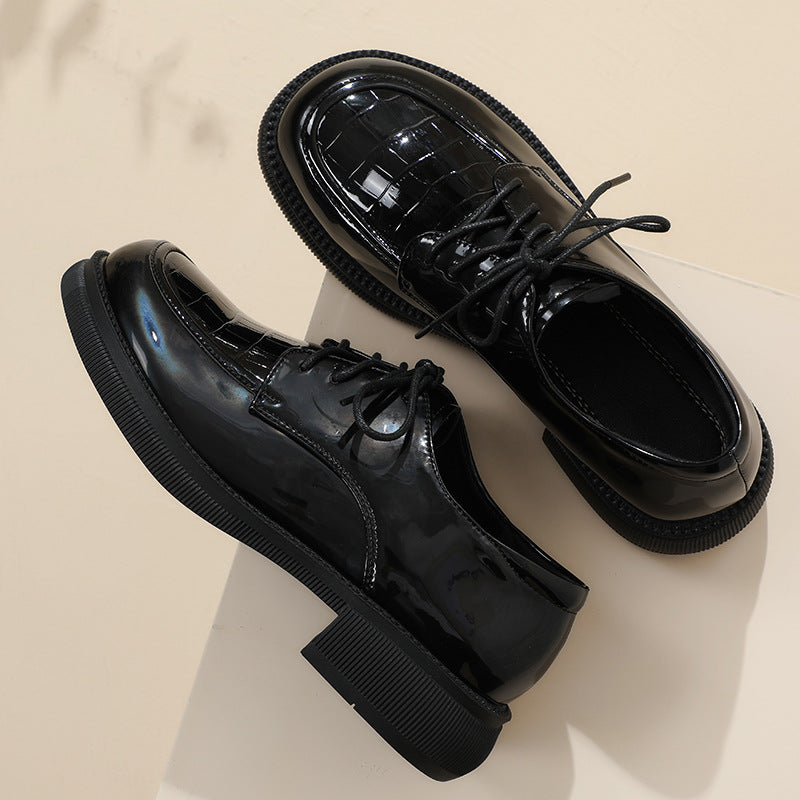 Damen Elegante Schnürschuhe aus lackiertem Kunstleder mit blockiertem Absatz EB