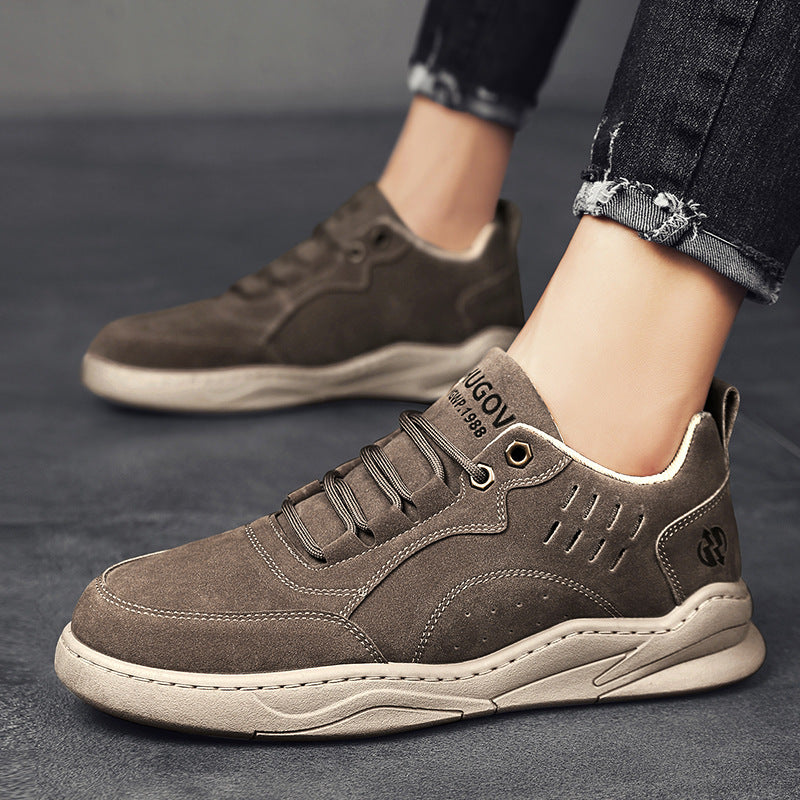 Herren urbaner Veloursleder-Optik City-Sneaker mit gelochter Seitenbelüftung und ergonomischer Plateaulaufsohle EB