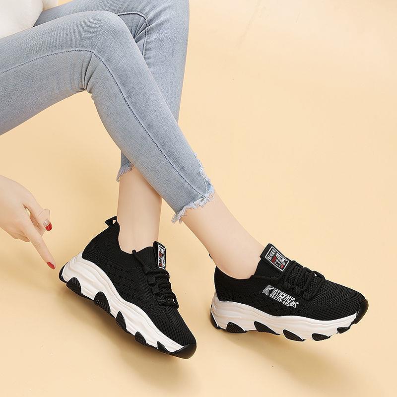 Damen Sportliche Sneakers mit flexibler Laufsohle und atmungsaktivem Obermaterial EB