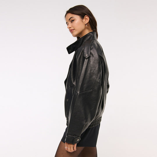 Damen Modische Kunstlederjacke im oversized Schnitt mit strukturierten Details EB