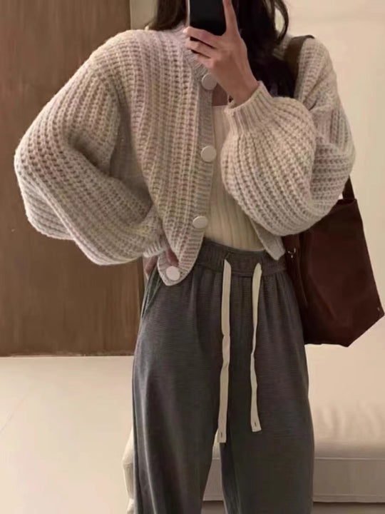 Damen Grobstrickcardigan mit voluminösen Ärmeln und großen Knöpfen EB