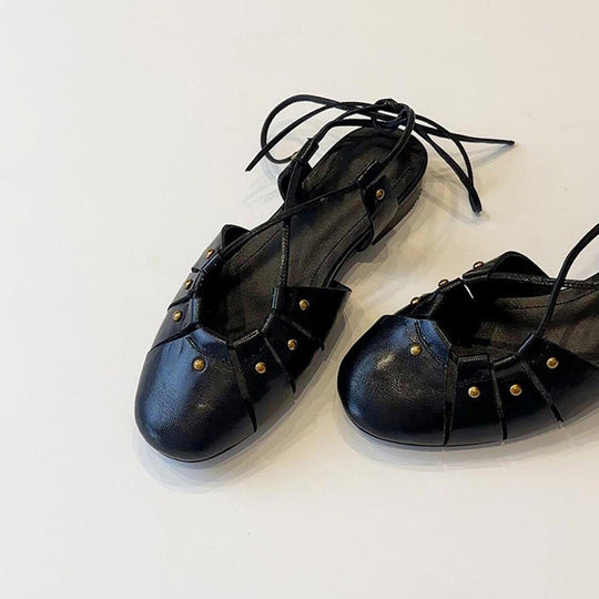 Damen Halbschuhe mit modischem Schnürdesign und stilvollen Studdetails EB