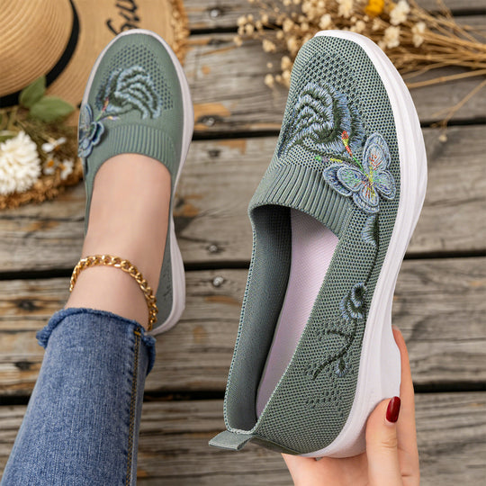 Damen nan gestrickte Slip-On Slipper mit Schmetterlings-Stickapplikation und dämpfender EVA-Plateausohle EB