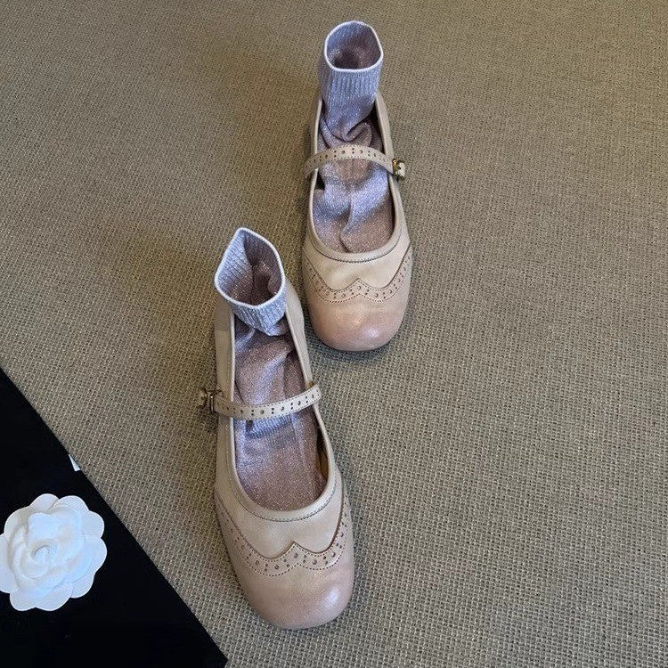 Damen Elegante Ballerinas mit verstellbarem Riemen und modischem Detail EB