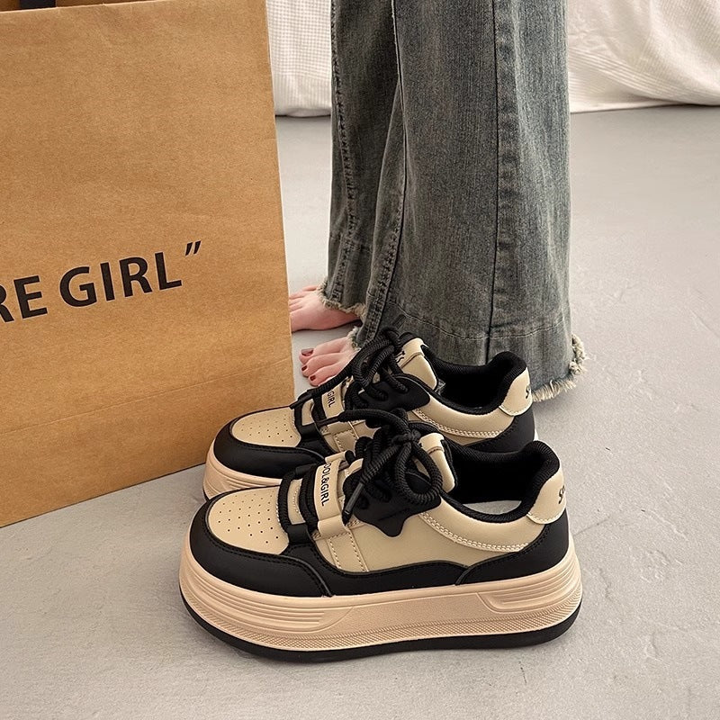 Damen Sportliche Plateau-Sneaker mit elastischen Schnürsenkeln und dämpfender Sohle EB