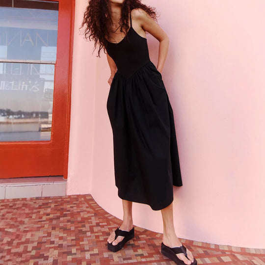 Damen Midi-Kleid mit lässigem Schnitt und praktischen Taschen EB