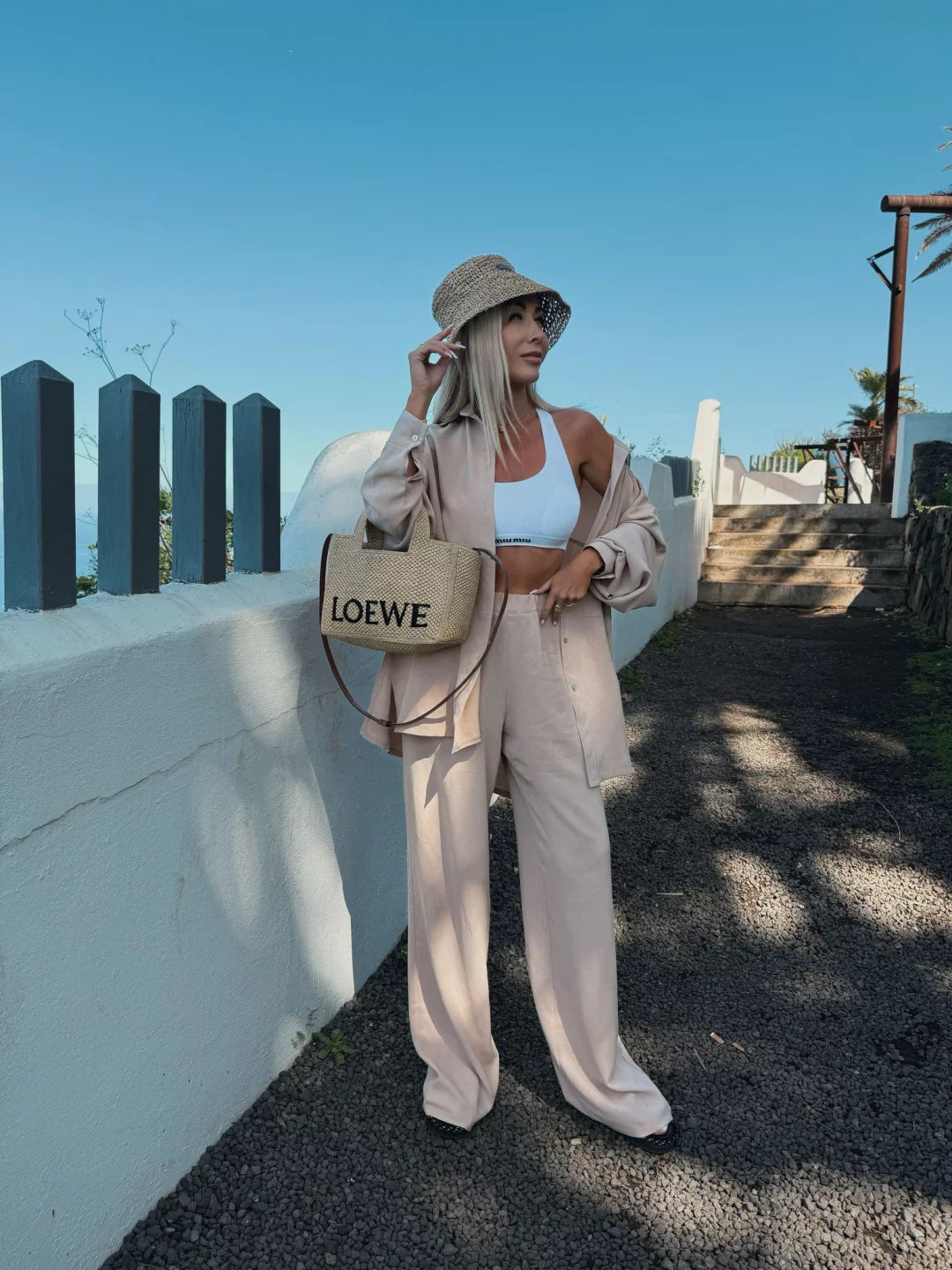 Damen legeres Leinen-Lounge-Set mit Hemdjacke im Oversize-Schnitt und weitem Bundfaltenhose EB