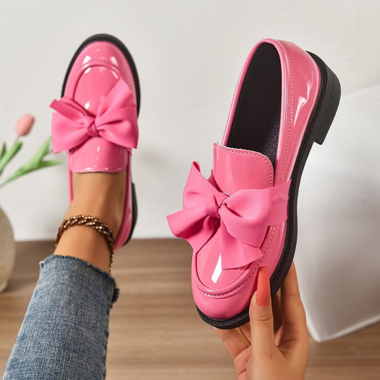 Damen elegante Mokassins mit Plastikoberfläche und modischem Schleifen-Detail EB