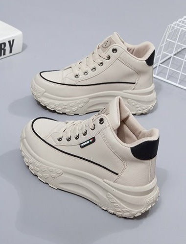 Damen Hohe Sneakers mit robustem Profil und sportlichem Design EB