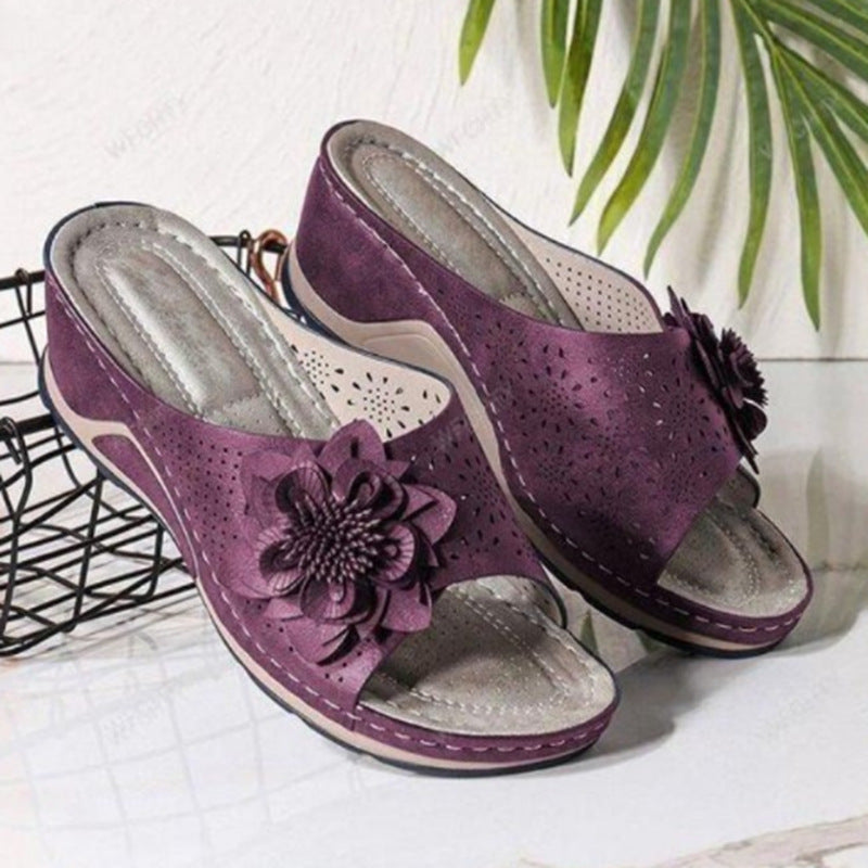 Damen Bequeme Pantoletten mit dekorativem Blumen-Detail und ergonomischer Fußbettgestaltung EB