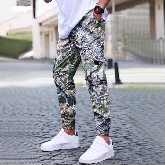 Herren Cargohose im angesagten Camouflage-Design mit elastischem Bund und praktischen Taschen EB