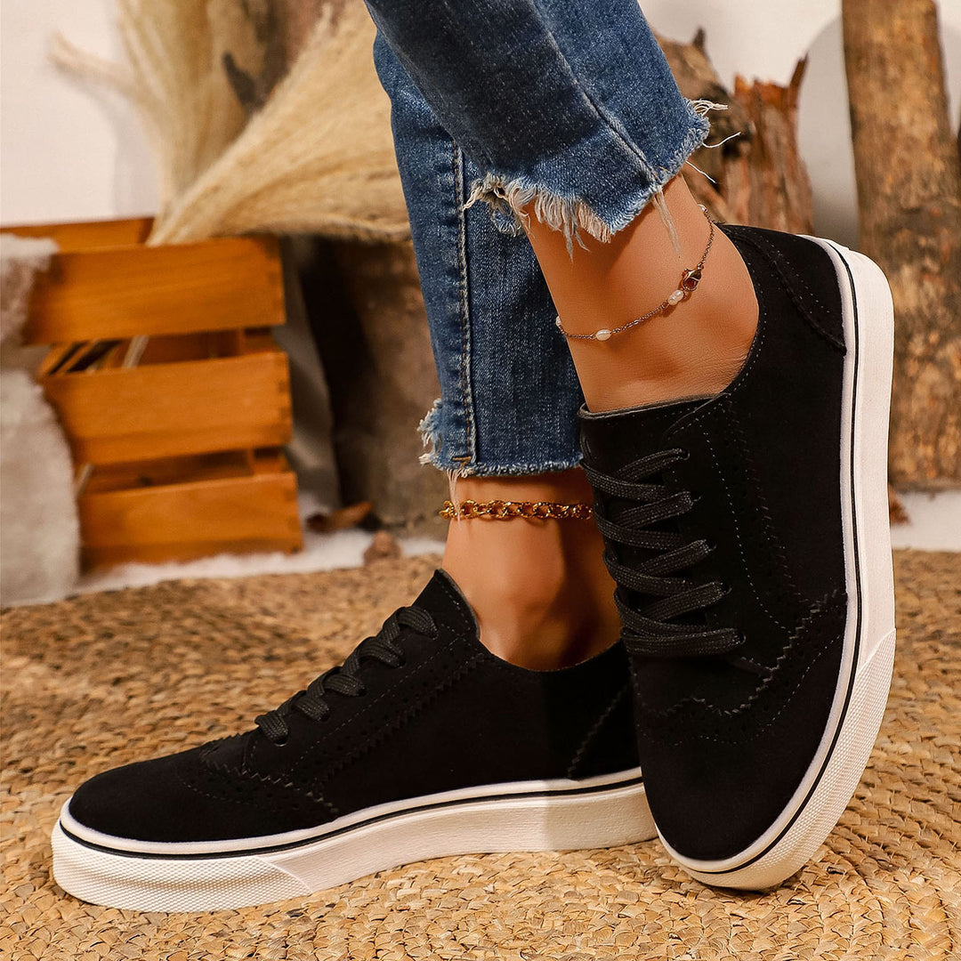 Damen Modische Sneakers mit hochwertigem Wildleder-Obermaterial und stilvollen Details EB