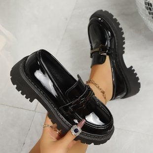 Damen Modische Loafers mit robustem Profil und dekorativem Schnallen-Detail EB
