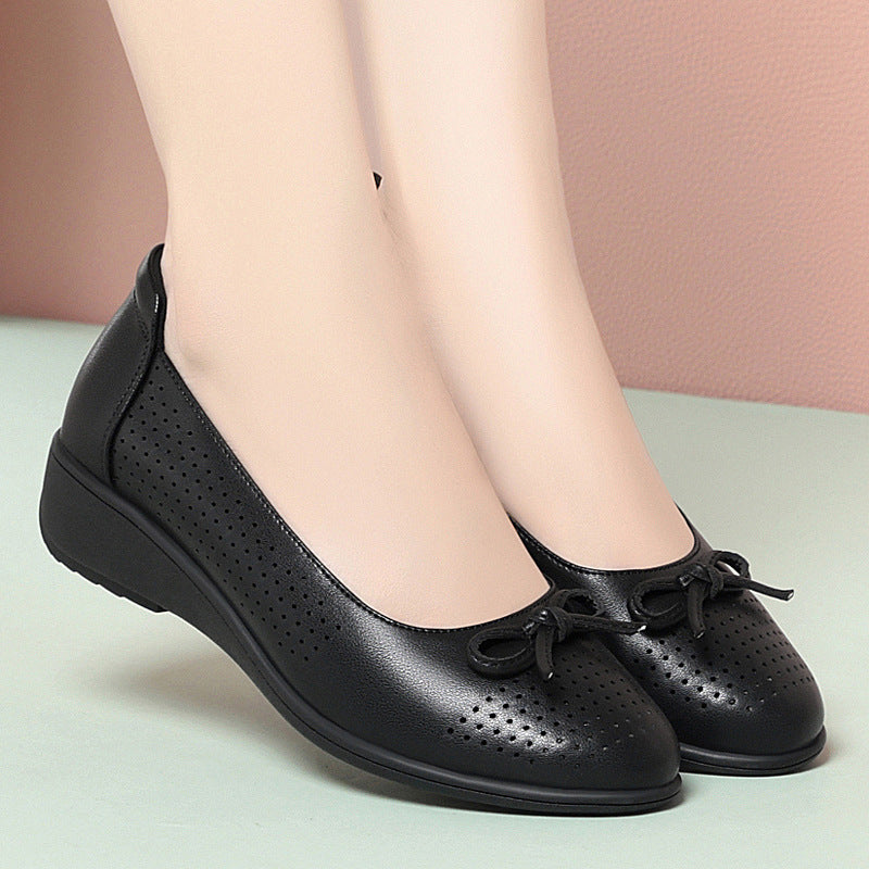 Damen Ballerinas mit perforierter Oberfläche und komfortablem Blockabsatz EB