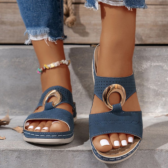 Damen Komfortable Clogs mit modischen Perforationen und geschmücktem Riemen EB