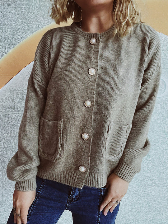 Damen Strickjacke mit dekorativen Perlenknöpfen und praktischen Taschen EB