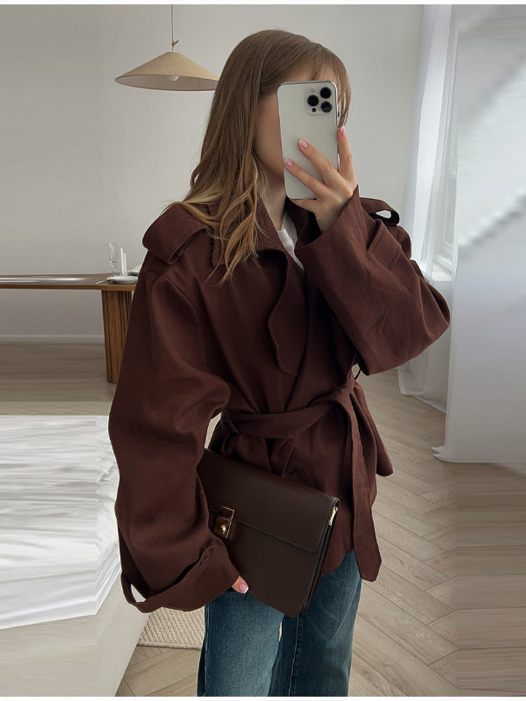 Damen Modische Trenchjacke mit tailliertem Schnitt und Gürtel EB