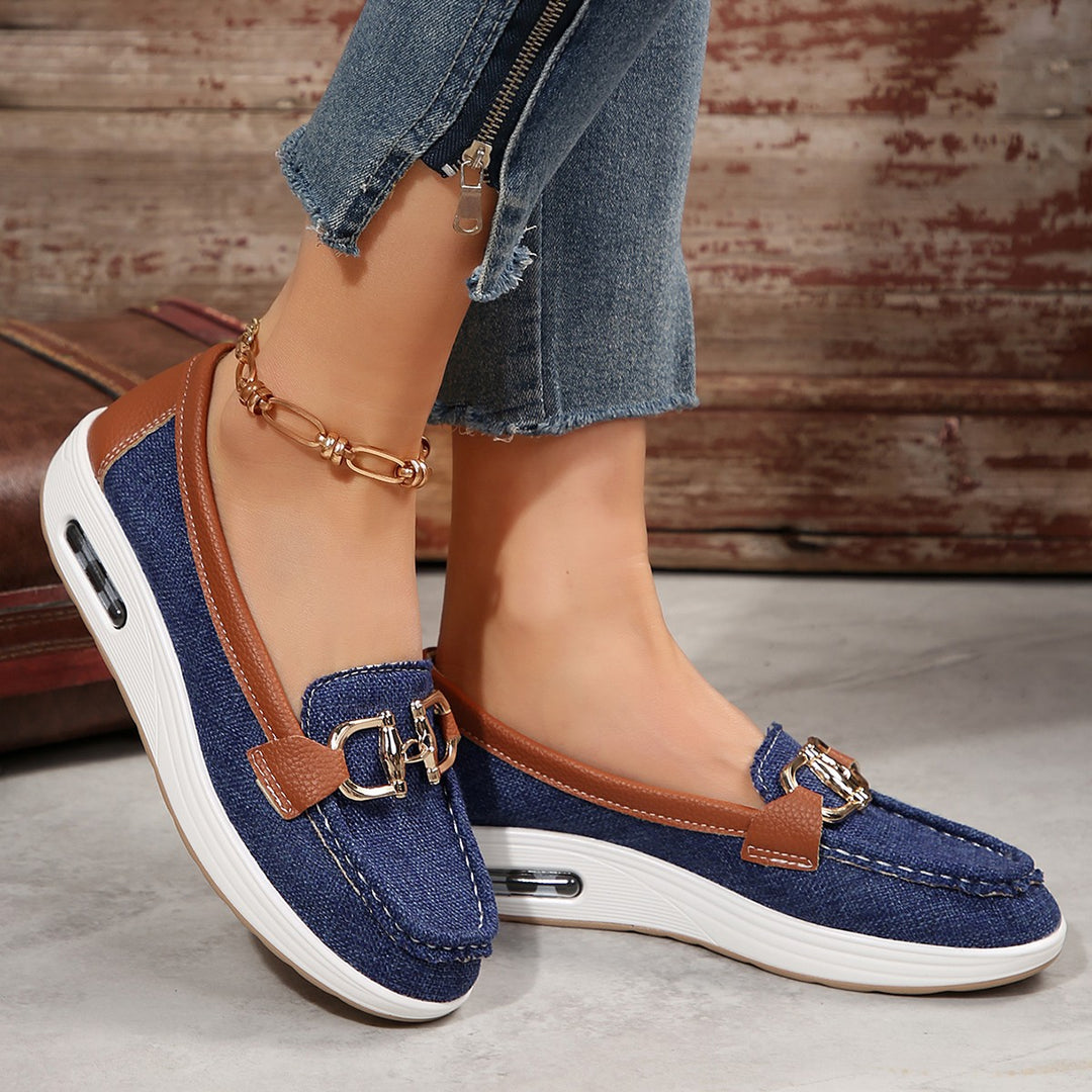Damen Slip-On Sneaker mit modischem Metallakzent EB