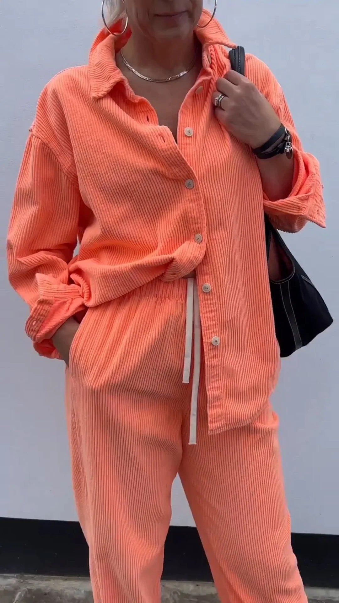 Damen Lässiges Cord-Set mit Knopfleiste und praktischen Taschen EB