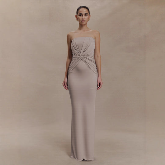 Damen Elegantes Minimalistisches Abendkleid mit Raffungen EB