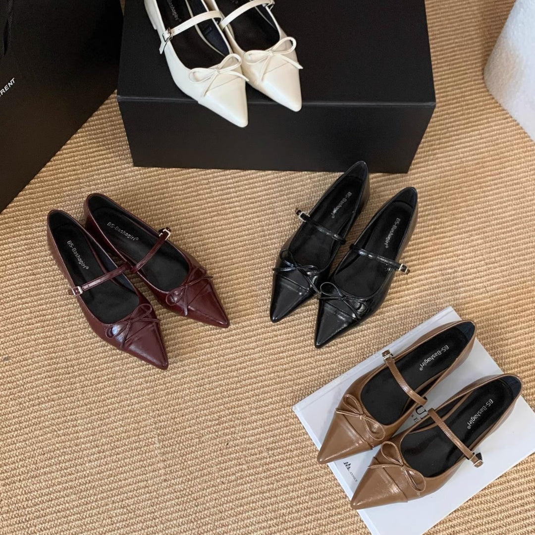 Damen elegante Ballerinas mit modischem Riemchen und spitzem Design EB
