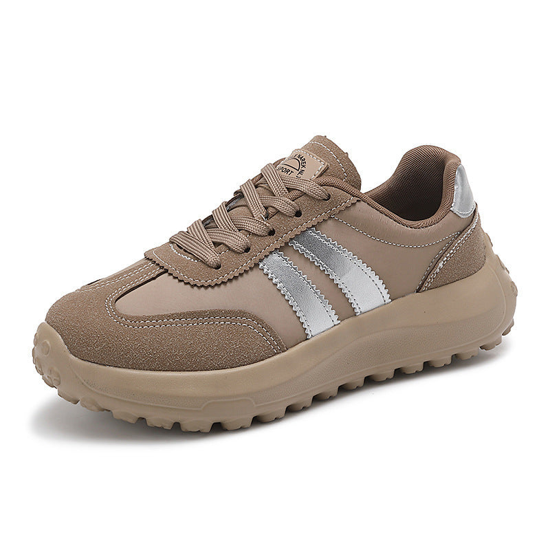 Damen nan retroorientierter City-Sneaker mit grobstolliger Laufsohle, gepolstertem Komfortfußbett und Wildlederbesatz EB