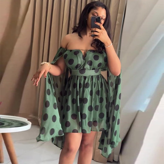 Damen Minikleid mit aufregendem Off-Shoulder Design und weit geschnittenen Ärmeln EB