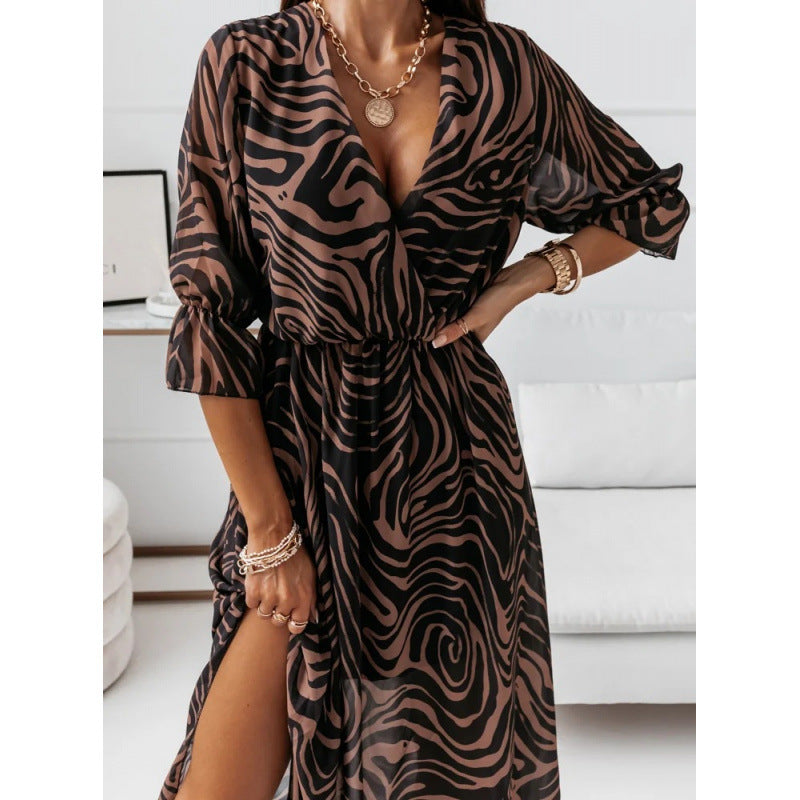 Damen elegantes Maxikleid mit animalischen Mustern und modischem Schlitz EB